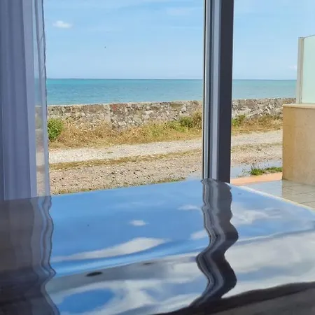 Villa Relais Des Iles Saint Marcouf Exterior foto
